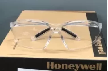 Kính BHLĐ A700  Anti Fog màu trắng