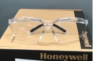 Kính BHLĐ A700  Anti Fog màu trắng